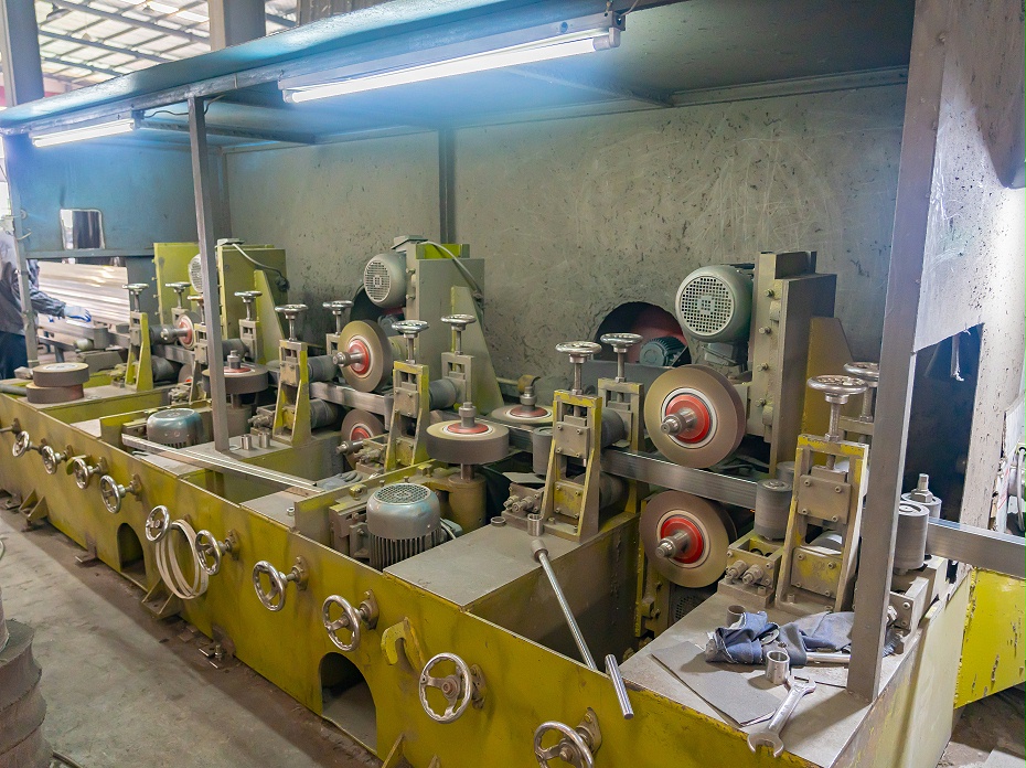 神马午夜影院製管生產線