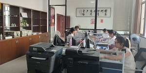 神马午夜影院客服部場景